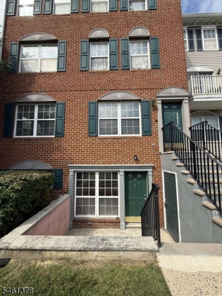 91 Callahan Court Newark NJ 07103