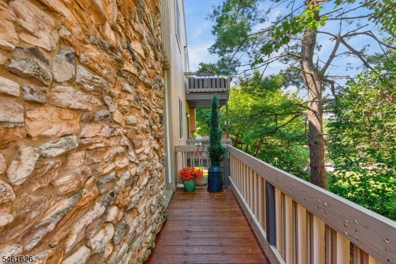 77 Larkin Circle West Orange NJ 07052