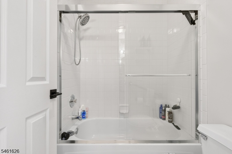 77 Larkin Circle West Orange NJ 07052