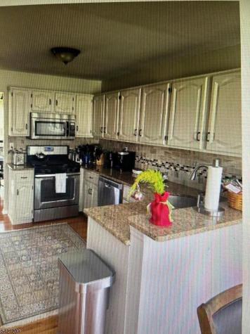 89 Violet Court Readington NJ 08889