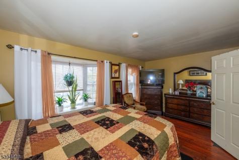 3 Martha Court Newark NJ 07103