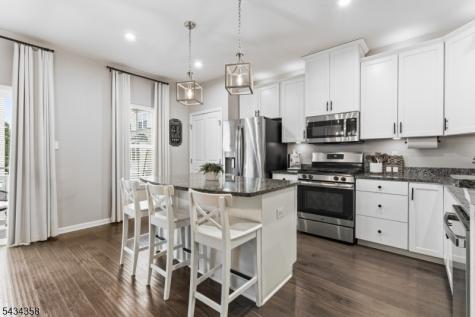 706 Bayside Court South Amboy NJ 08879