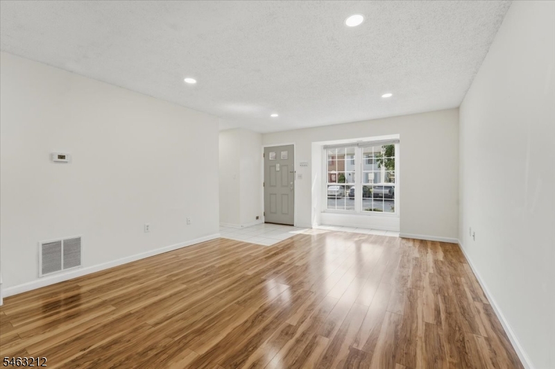 543 Manchester Court Piscataway NJ 08854