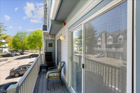 15 Garden Court Roxbury NJ 07876