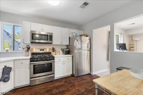 15 Garden Court Roxbury NJ 07876