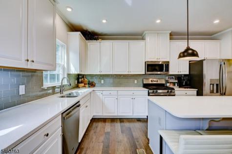 4 Woodland Way Mount Arlington NJ 07856