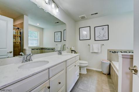 4 Woodland Way Mount Arlington NJ 07856