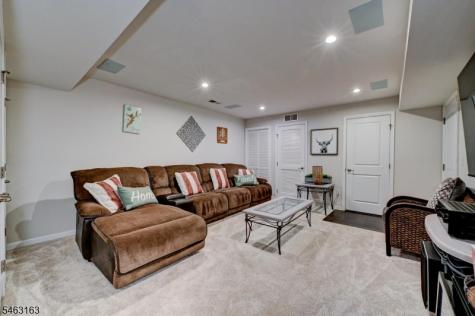 4 Woodland Way Mount Arlington NJ 07856