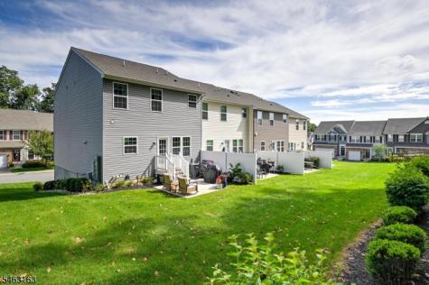4 Woodland Way Mount Arlington NJ 07856