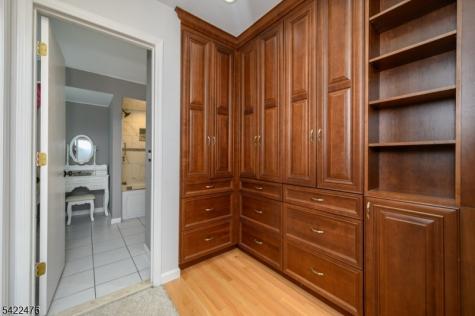 675 Raritan Road Clark NJ 07066