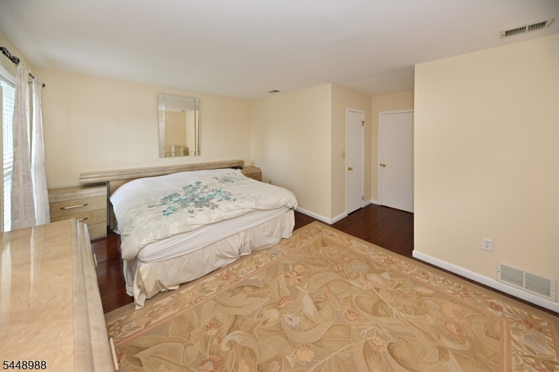 354 Stiles Court West Orange NJ 07052