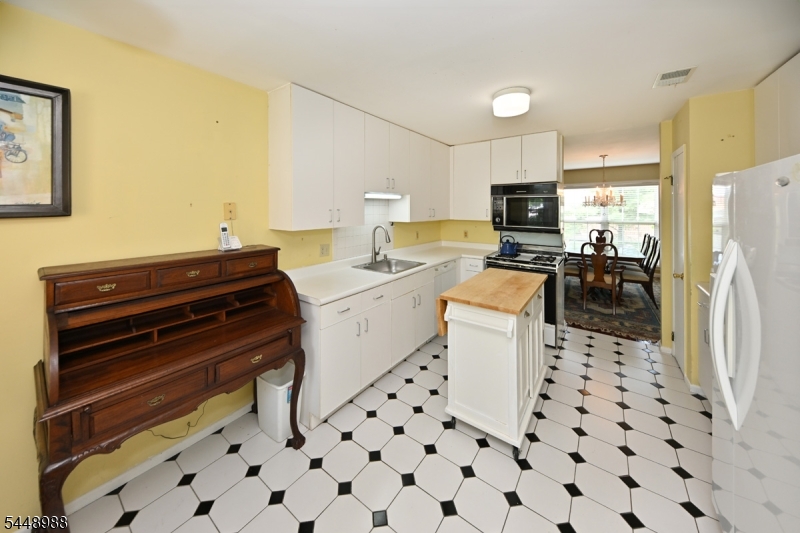 354 Stiles Court West Orange NJ 07052