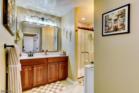 32 Weber Avenue Hillsborough NJ 08844