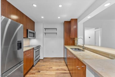 3103 City Place Edgewater NJ 07020