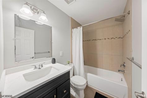 2706 Lighthouse Lane Sayreville NJ 08859
