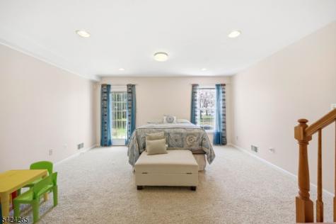 424 Hartford Drive Nutley NJ 07110