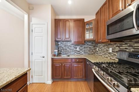 424 Hartford Drive Nutley NJ 07110