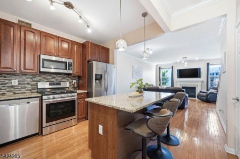 424 Hartford Drive Nutley NJ 07110
