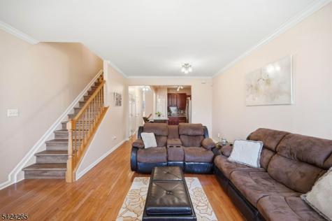 424 Hartford Drive Nutley NJ 07110