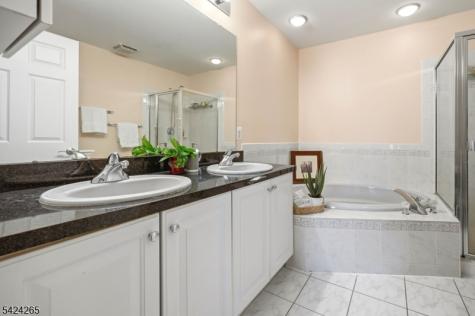 424 Hartford Drive Nutley NJ 07110