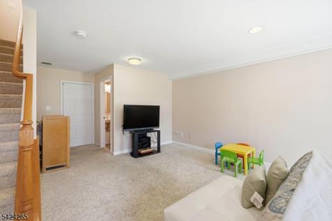 424 Hartford Drive Nutley NJ 07110