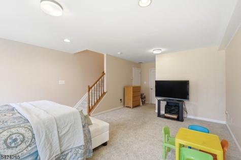 424 Hartford Drive Nutley NJ 07110