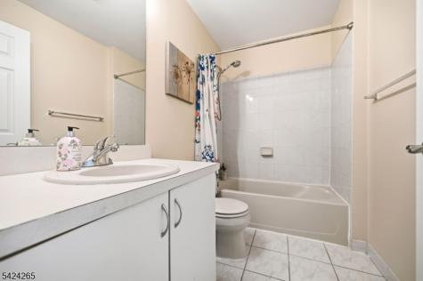 424 Hartford Drive Nutley NJ 07110