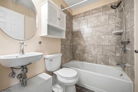 424 Hartford Drive Nutley NJ 07110