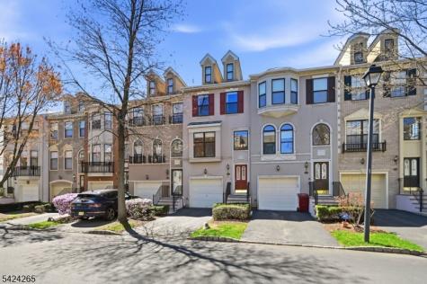 424 Hartford Drive Nutley NJ 07110