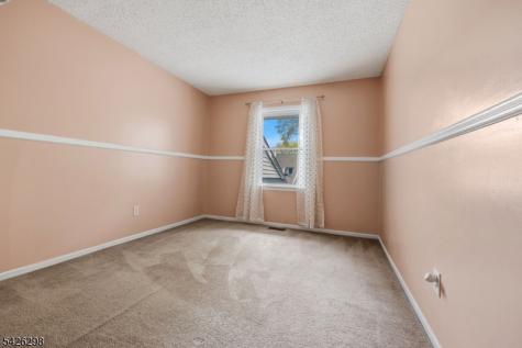 8 Tall Oaks Court Sayreville NJ 08859