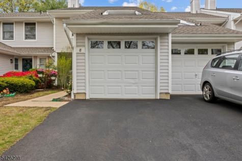 8 Tall Oaks Court Sayreville NJ 08859