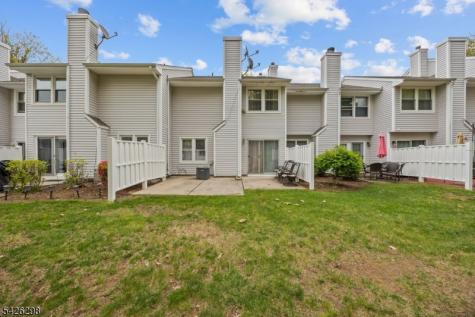 8 Tall Oaks Court Sayreville NJ 08859