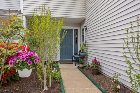 8 Tall Oaks Court Sayreville NJ 08859