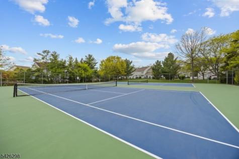 8 Tall Oaks Court Sayreville NJ 08859