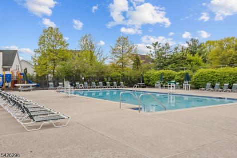 8 Tall Oaks Court Sayreville NJ 08859