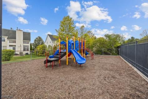8 Tall Oaks Court Sayreville NJ 08859