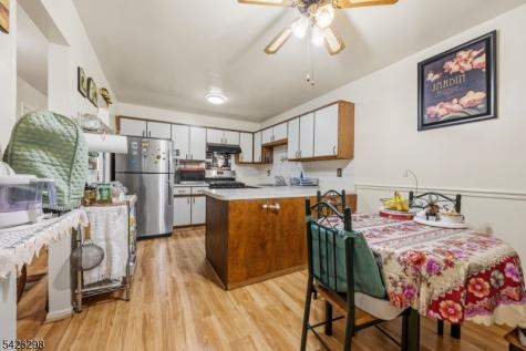 8 Tall Oaks Court Sayreville NJ 08859