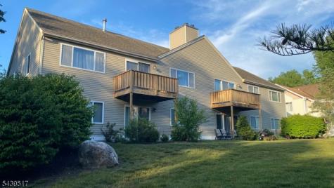 74 Falcon Ridge Way Hamburg NJ 07419