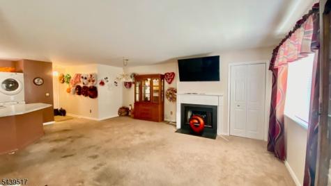 74 Falcon Ridge Way Hamburg NJ 07419