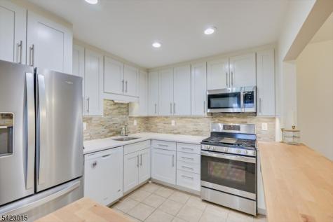 95 Sapphire Lane Franklin NJ 08823