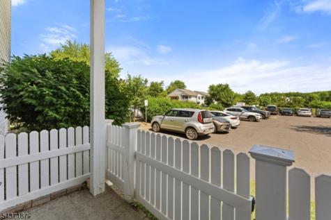 39 Larkspur Court Bedminster NJ 07921