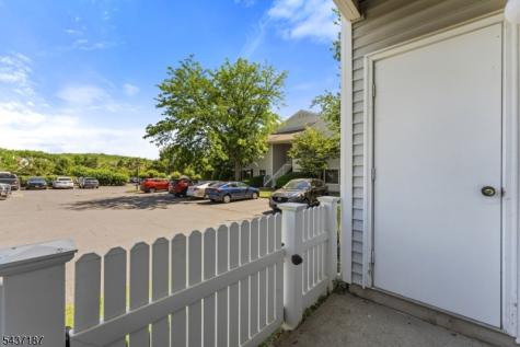 39 Larkspur Court Bedminster NJ 07921