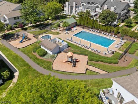 39 Larkspur Court Bedminster NJ 07921