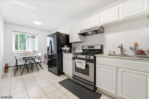 18 Lake Avenue East Brunswick NJ 08816