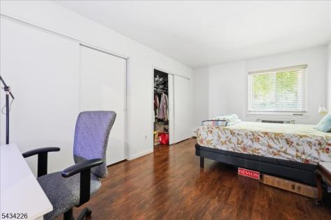 18 Lake Avenue East Brunswick NJ 08816