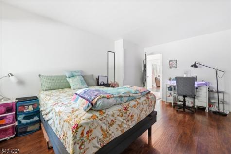 18 Lake Avenue East Brunswick NJ 08816