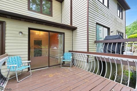 89 Stockton Court Parsippany-troy Hills NJ 07950