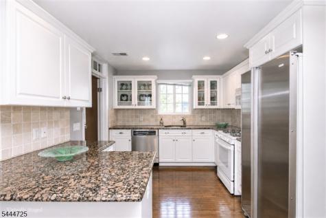 6 Whispering Way W Berkeley Heights NJ 07922