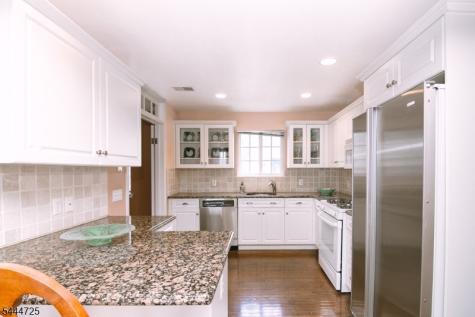 6 Whispering Way W Berkeley Heights NJ 07922