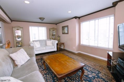 6 Whispering Way W Berkeley Heights NJ 07922